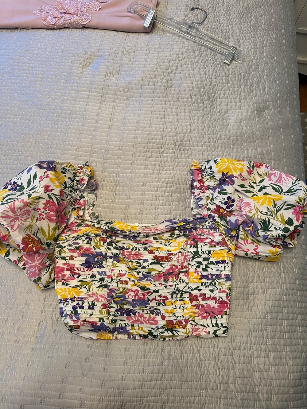 Astr Floral Puff-Sleeve Cropped Top — White, Yellow, Pink, Purple, Green - Picture 1 of 3